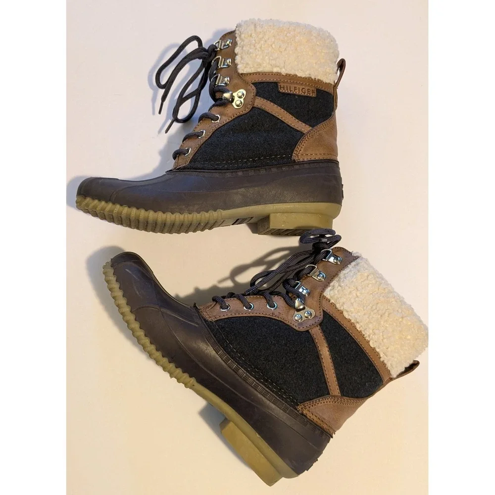 Tommy Hilfiger TWRIAN2 Duck Boots Faux Fur Trim Winter Snow Brown Grey Size 8M